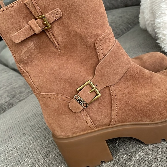 NWT MICHAEL KORS Perry Suede Boots! - Picture 6 of 15